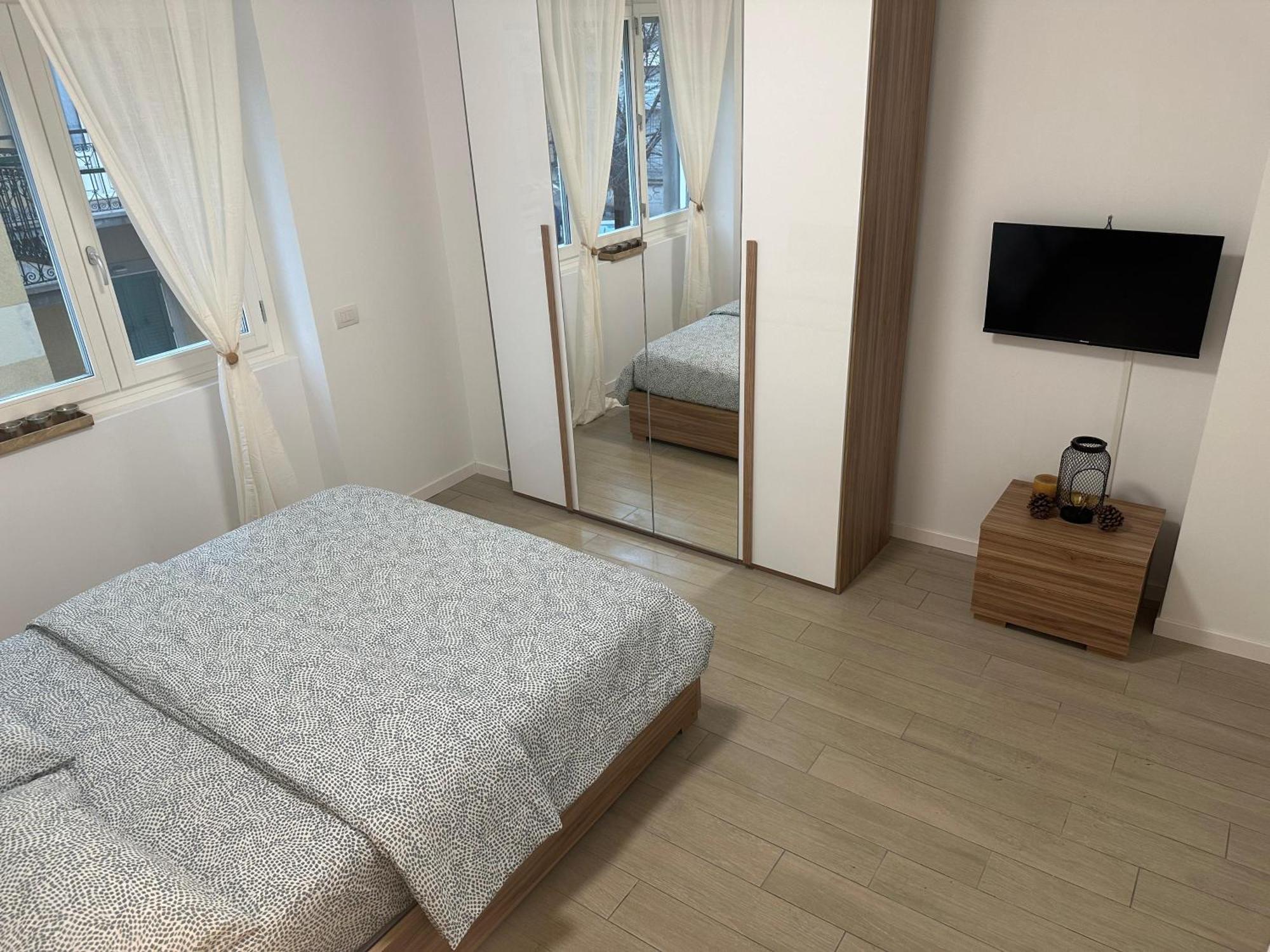 Casa Ideale Tim Appartmanti Moderni Vicina Al Centro Lecco Exterior foto