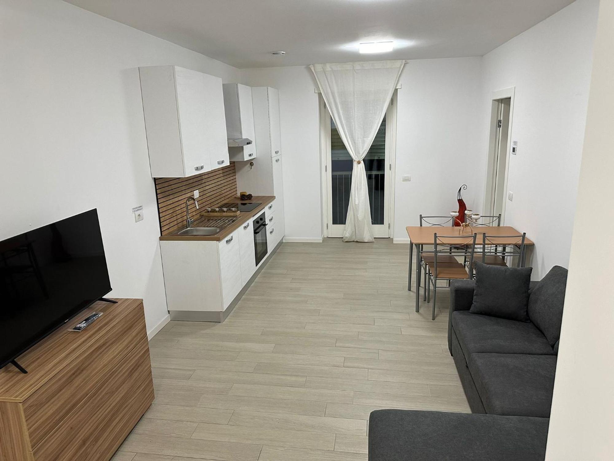 Casa Ideale Tim Appartmanti Moderni Vicina Al Centro Lecco Exterior foto