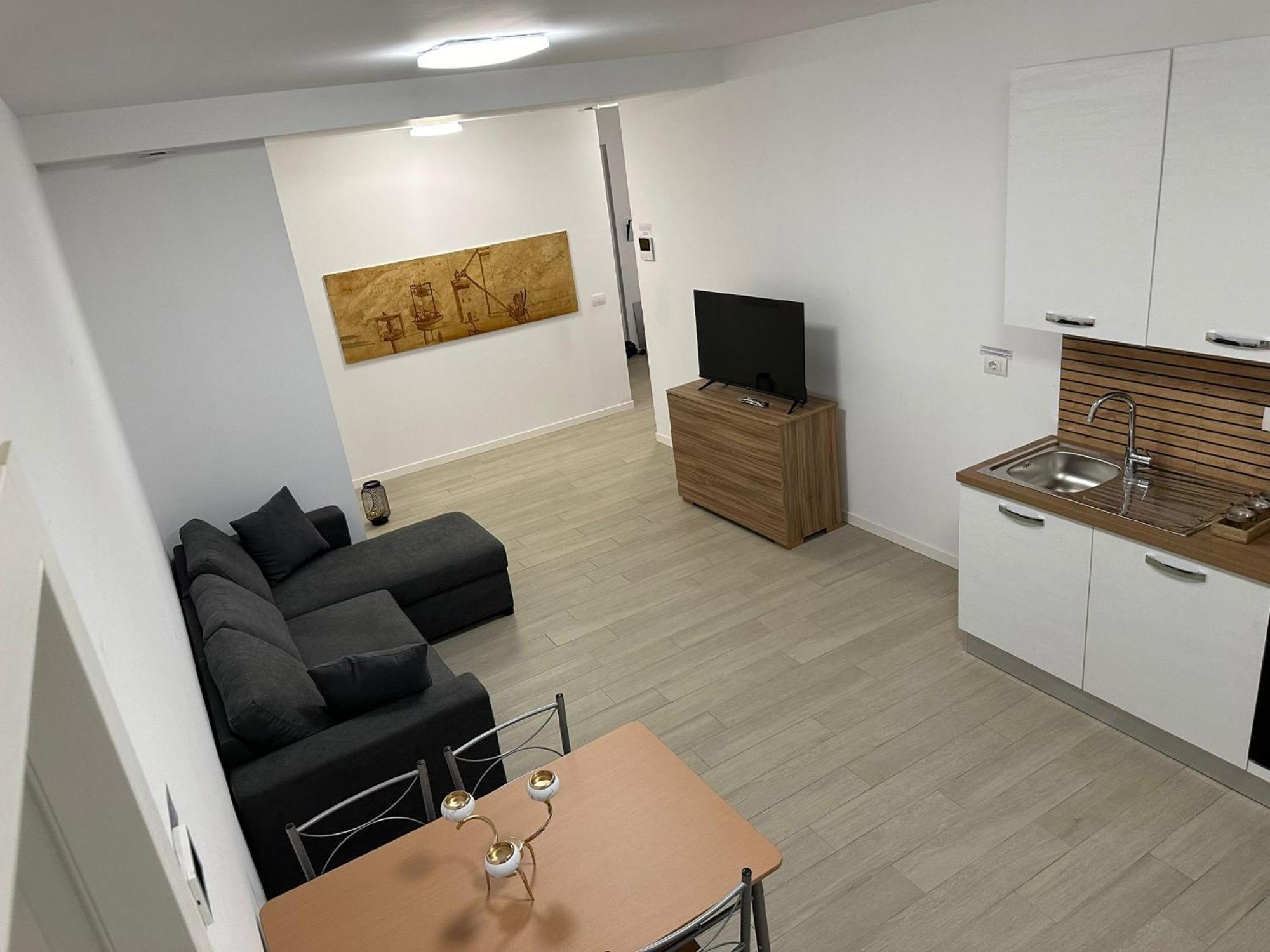 Casa Ideale Tim Appartmanti Moderni Vicina Al Centro Lecco Exterior foto