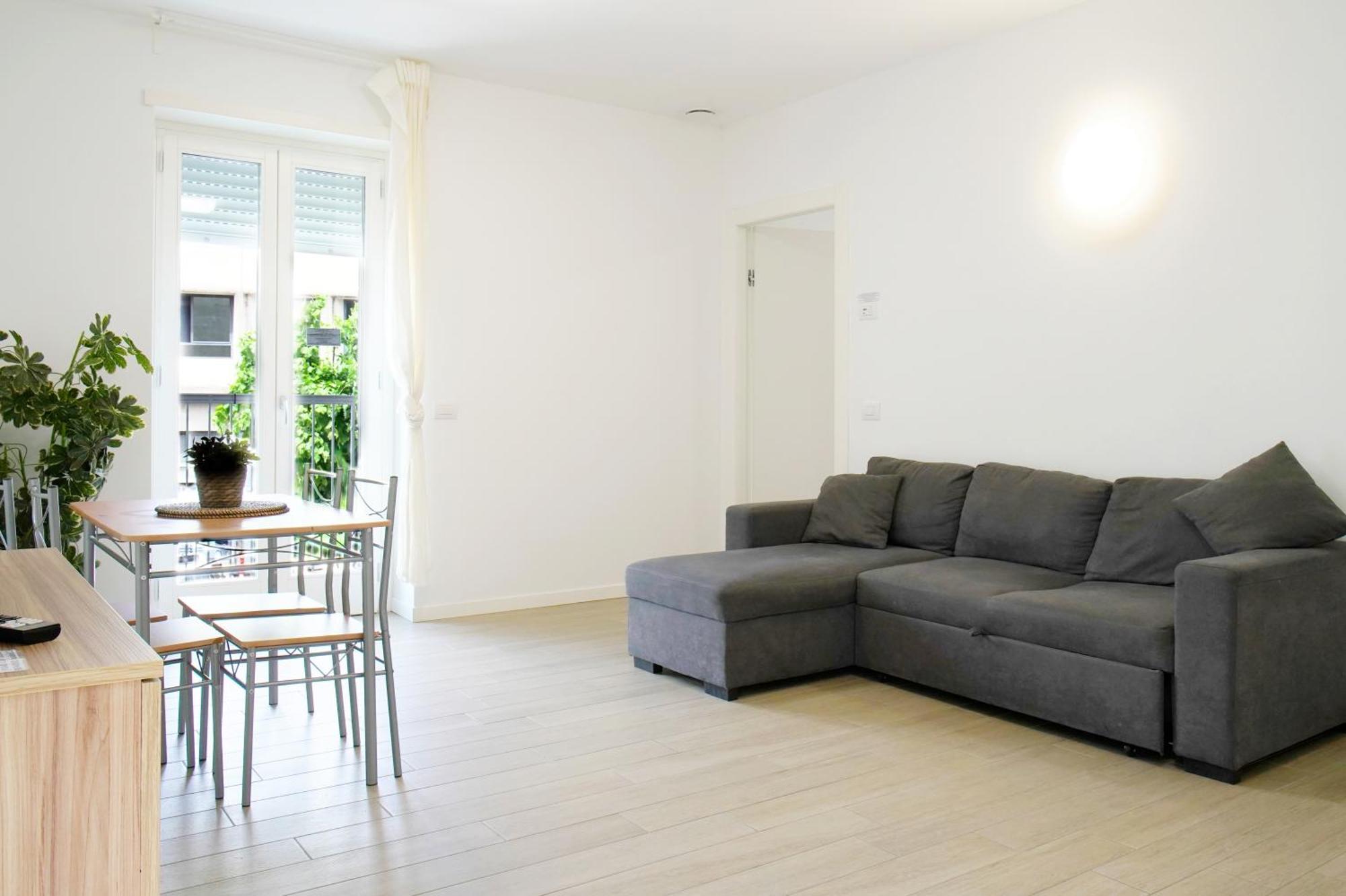 Casa Ideale Tim Appartmanti Moderni Vicina Al Centro Lecco Exterior foto
