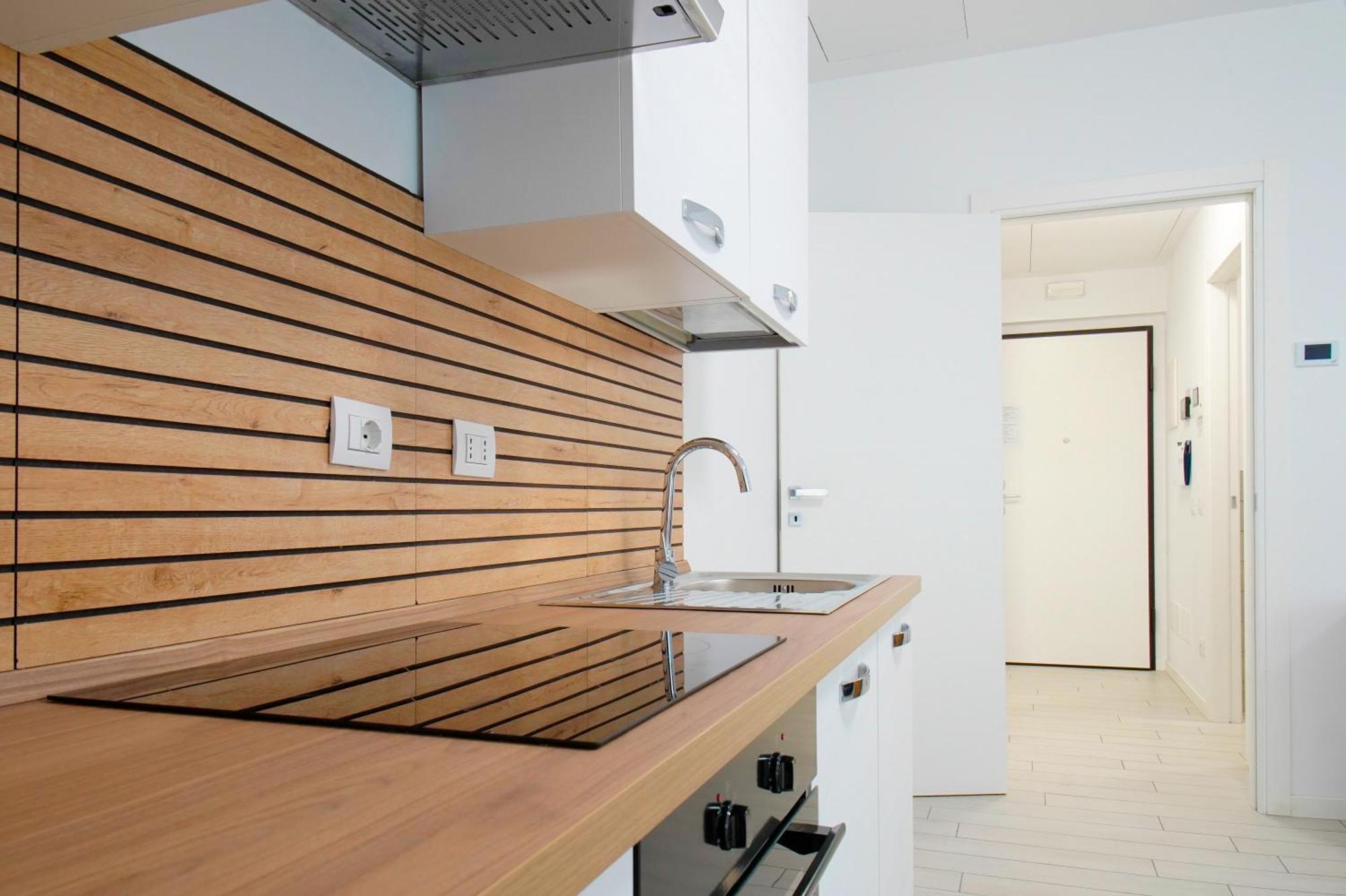 Casa Ideale Tim Appartmanti Moderni Vicina Al Centro Lecco Exterior foto